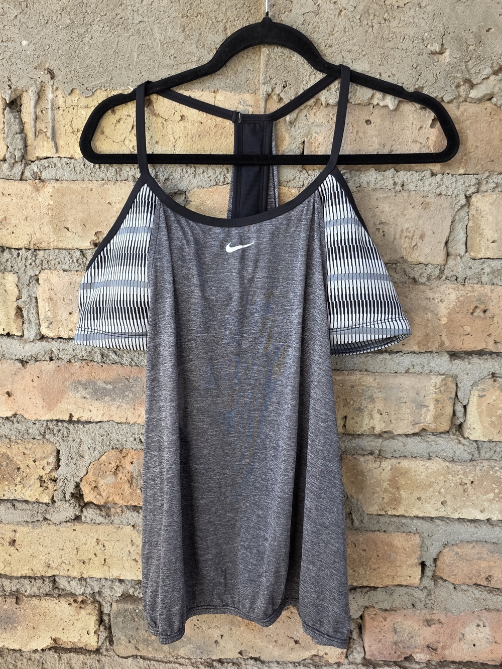 Nike Dri-FIT 2-in-1 Tank Top with Built-in Sports Bra - XL